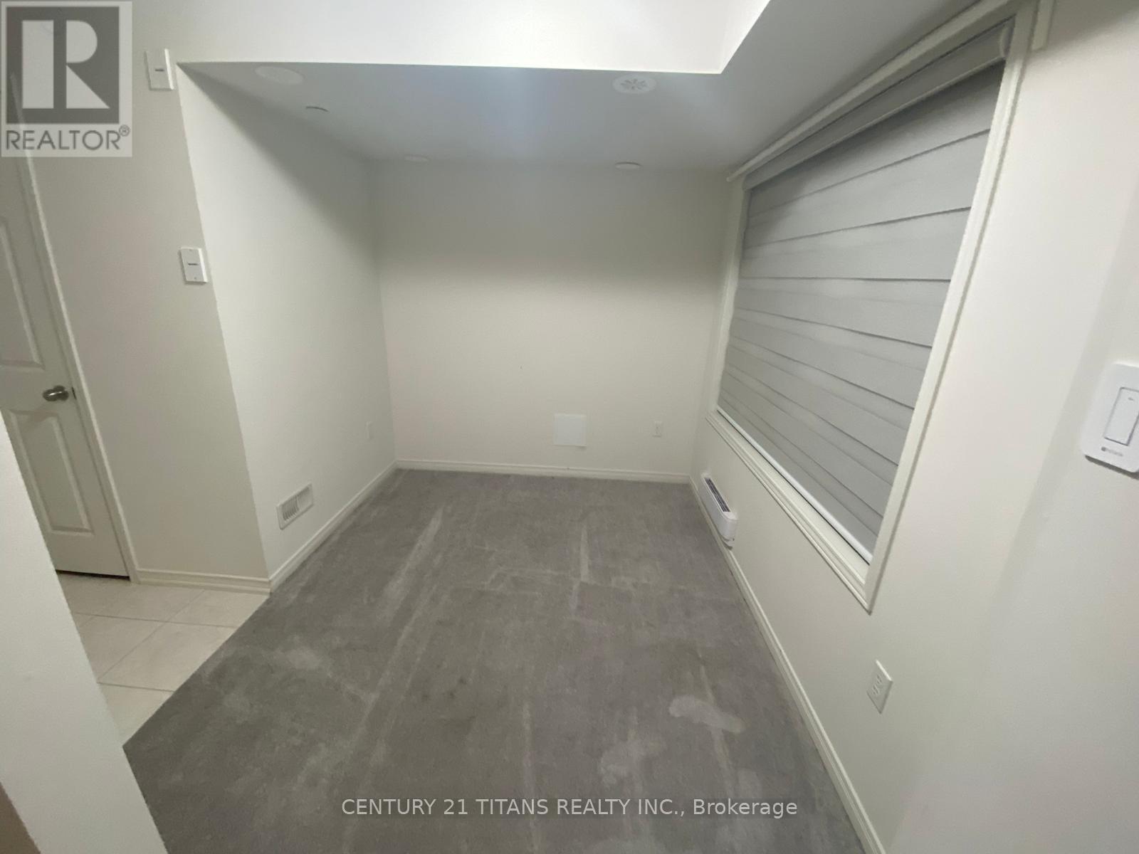 2390 Chevron Prince Path, Oshawa, Ontario  L1L 0L1 - Photo 4 - E12361332