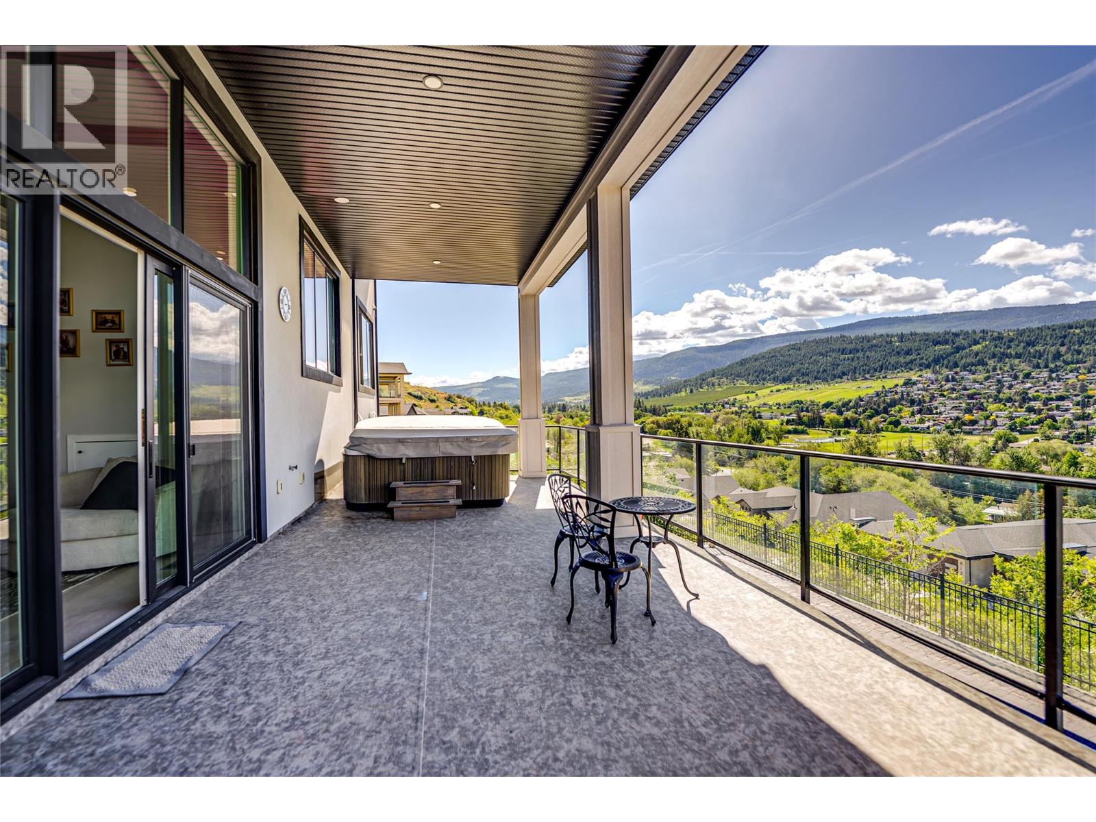 8792 Cortland Place, Coldstream, British Columbia  V1B 4B8 - Photo 11 - 10359612