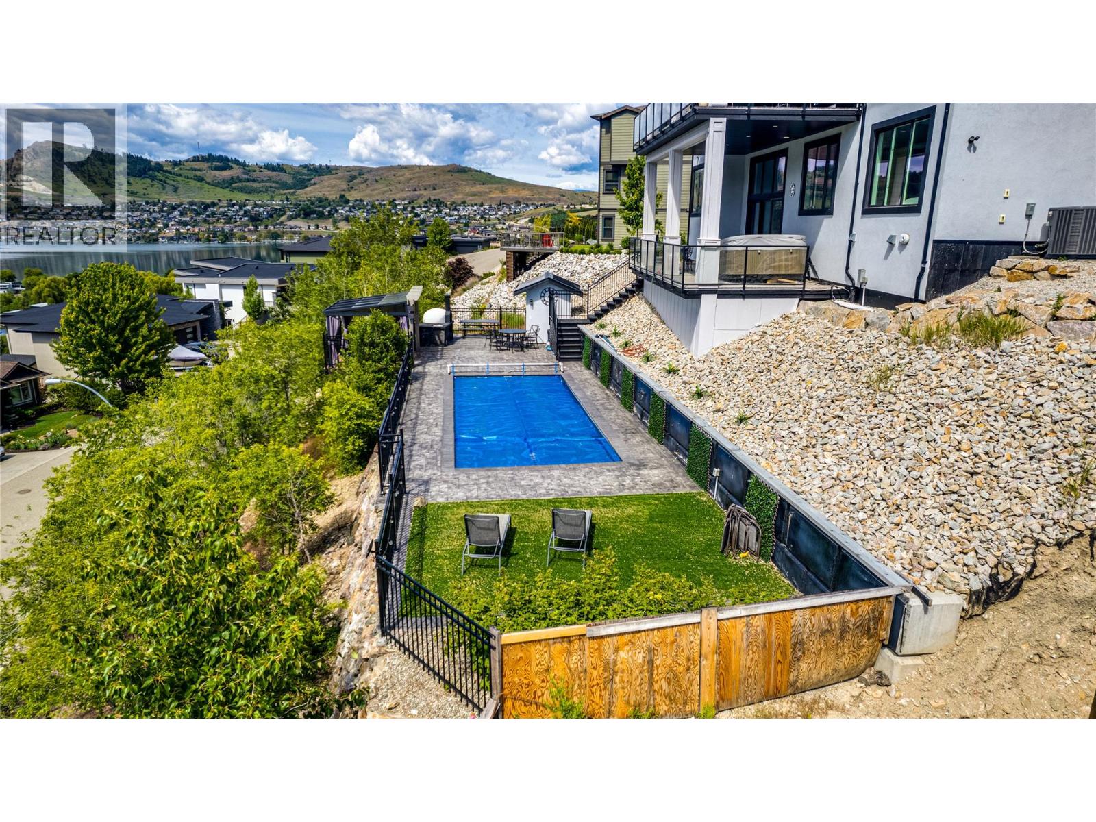 8792 Cortland Place, Coldstream, British Columbia  V1B 4B8 - Photo 8 - 10359612