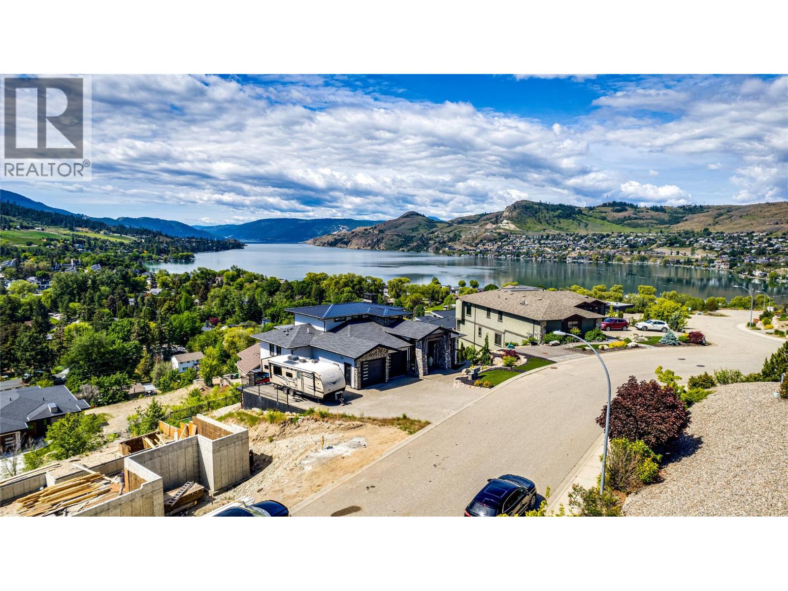 8792 Cortland Place, Coldstream, British Columbia  V1B 4B8 - Photo 5 - 10359612