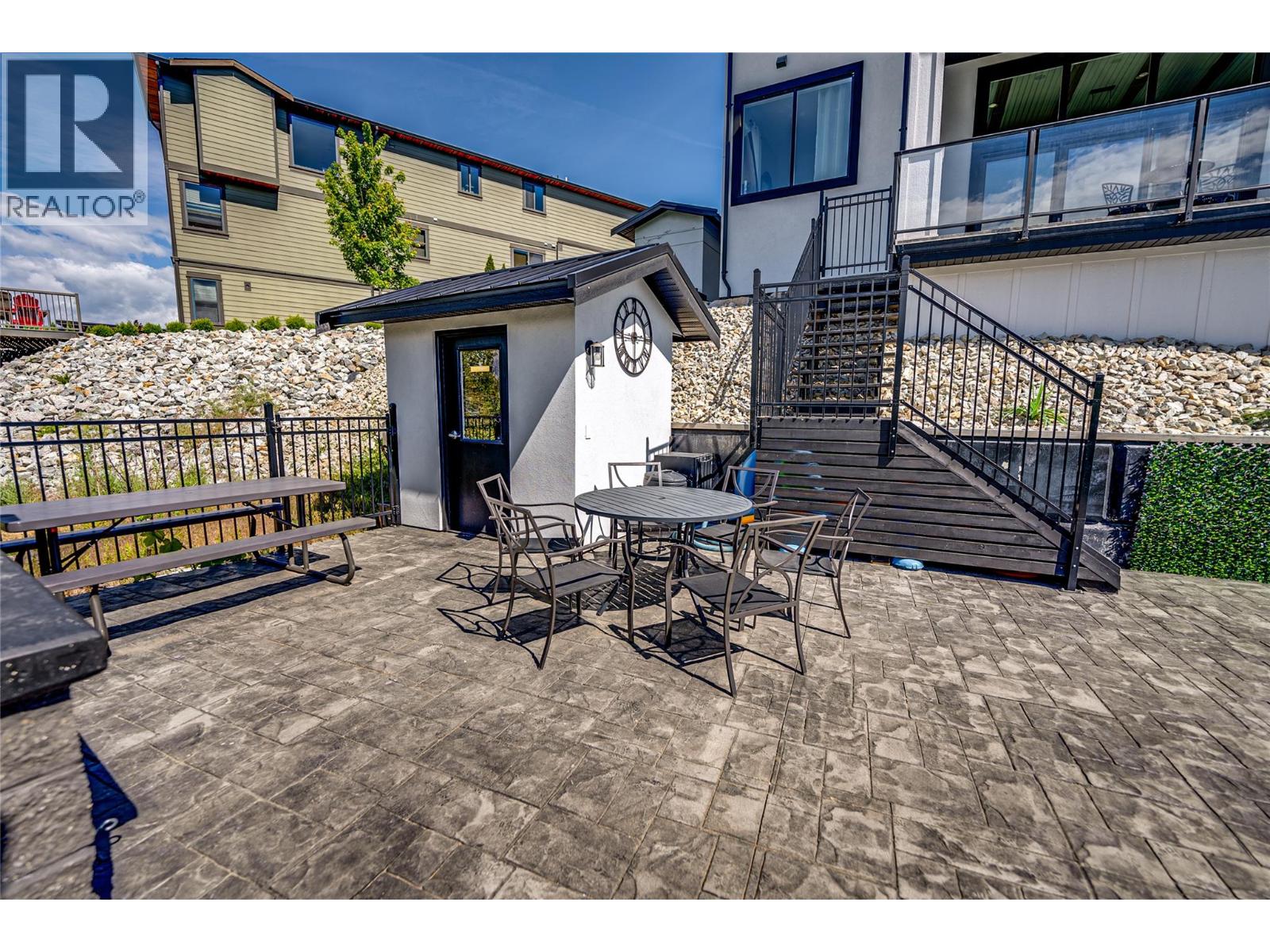 8792 Cortland Place, Coldstream, British Columbia  V1B 4B8 - Photo 94 - 10359612