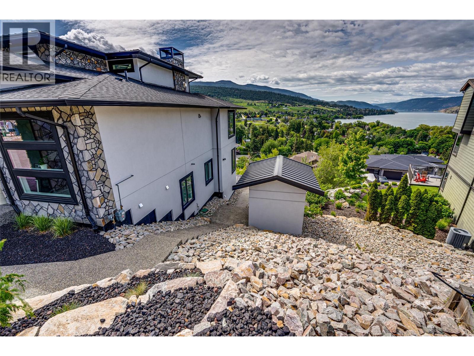 8792 Cortland Place, Coldstream, British Columbia  V1B 4B8 - Photo 98 - 10359612