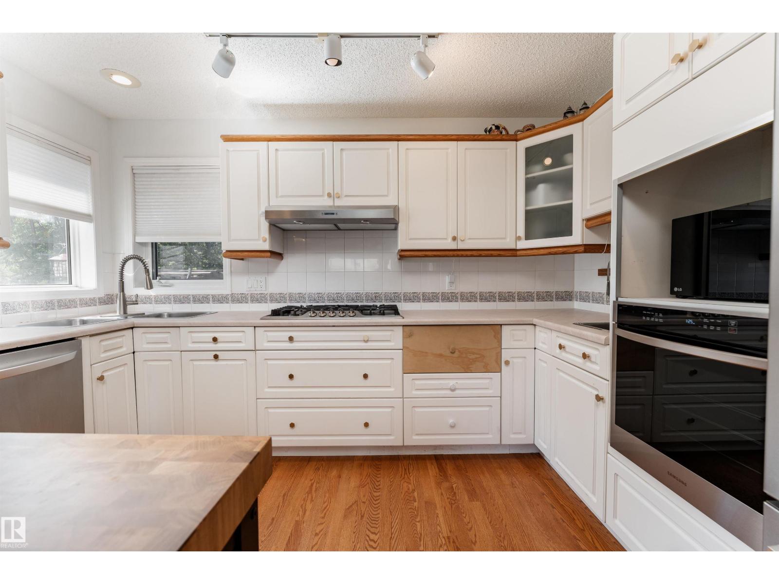 11805 10a Av Nw, Edmonton, Alberta  T6J 7A7 - Photo 14 - E4448351
