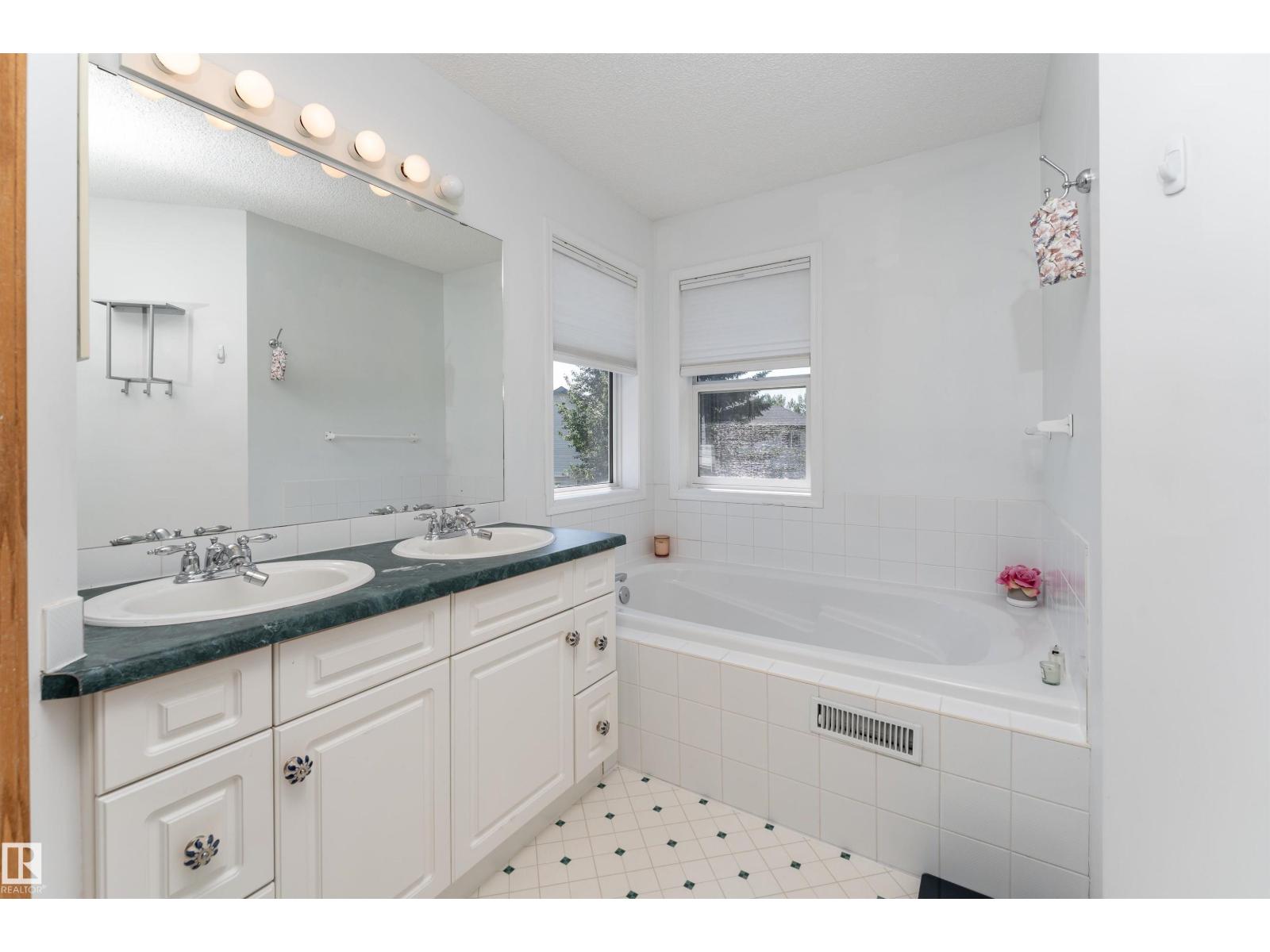 11805 10a Av Nw, Edmonton, Alberta  T6J 7A7 - Photo 26 - E4448351