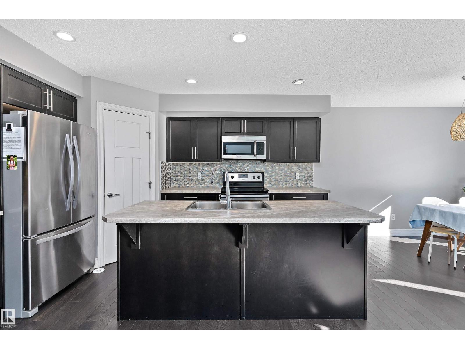 Property at 5813 64 ST image 5