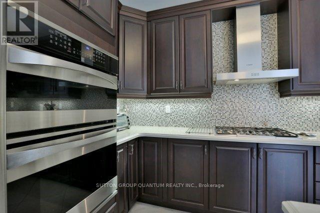 Upper - 25 Clearfield Drive, Brampton, Ontario  L6P 3L5 - Photo 10 - W12361352