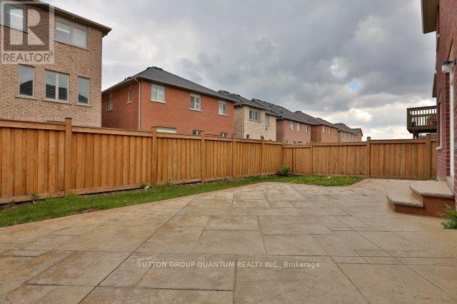 Upper - 25 Clearfield Drive, Brampton, Ontario  L6P 3L5 - Photo 16 - W12361352