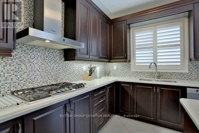 Upper - 25 Clearfield Drive, Brampton, Ontario  L6P 3L5 - Photo 9 - W12361352