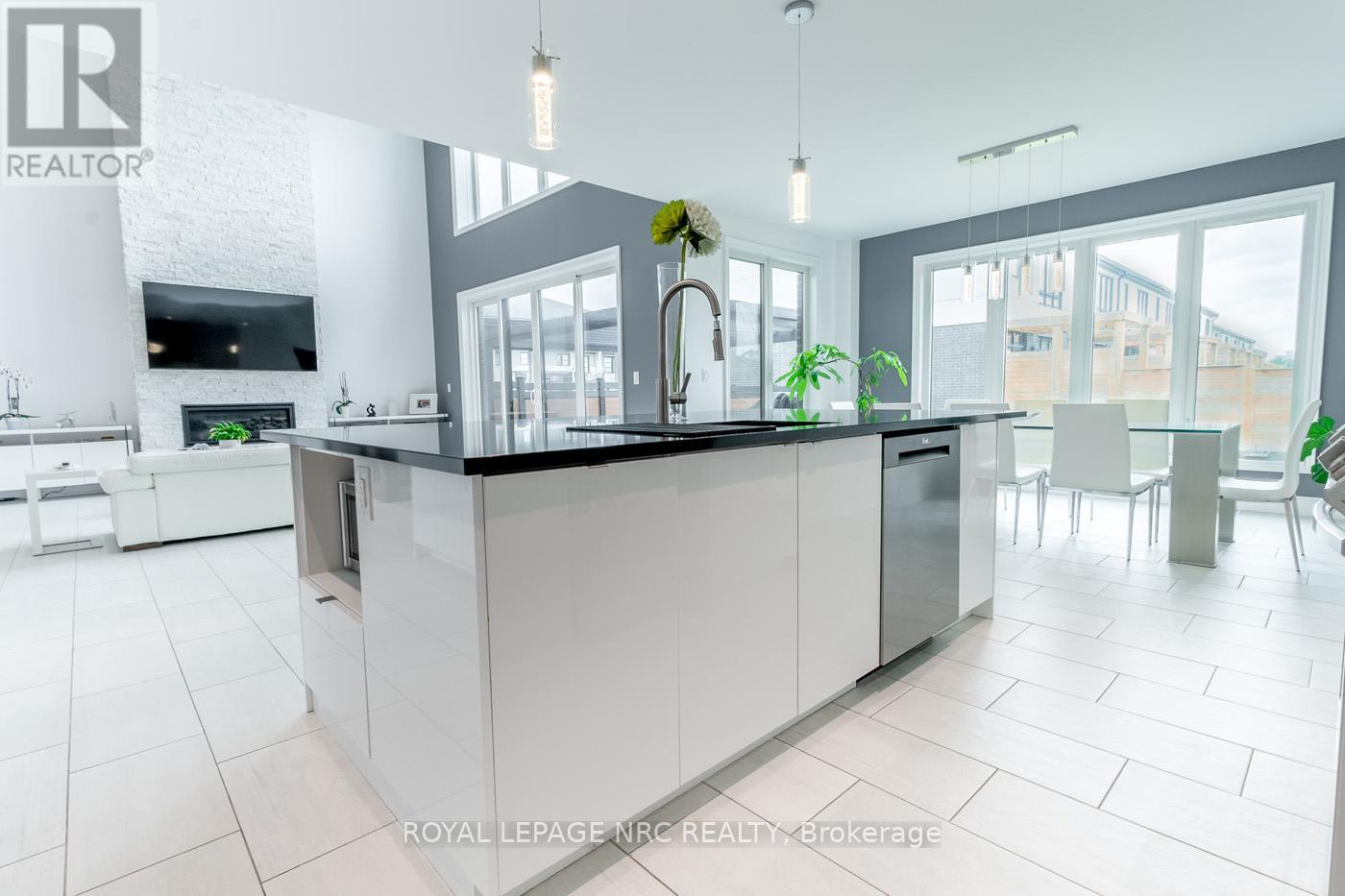 8945 Emily Boulevard, Niagara Falls, Ontario  L2H 3T1 - Photo 20 - X12356197