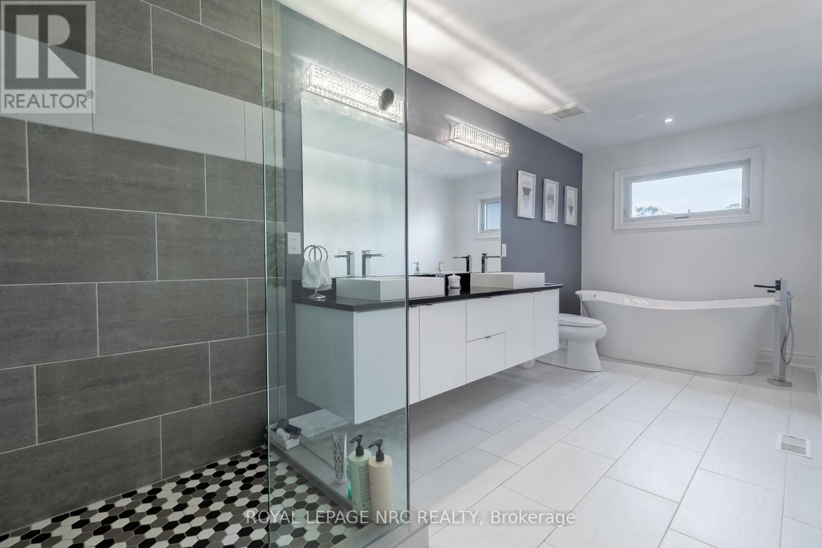 8945 Emily Boulevard, Niagara Falls, Ontario  L2H 3T1 - Photo 30 - X12356197