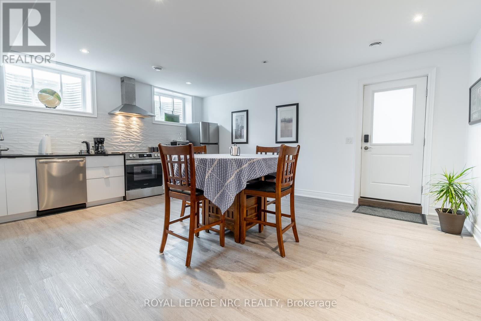 8945 Emily Boulevard, Niagara Falls, Ontario  L2H 3T1 - Photo 39 - X12356197