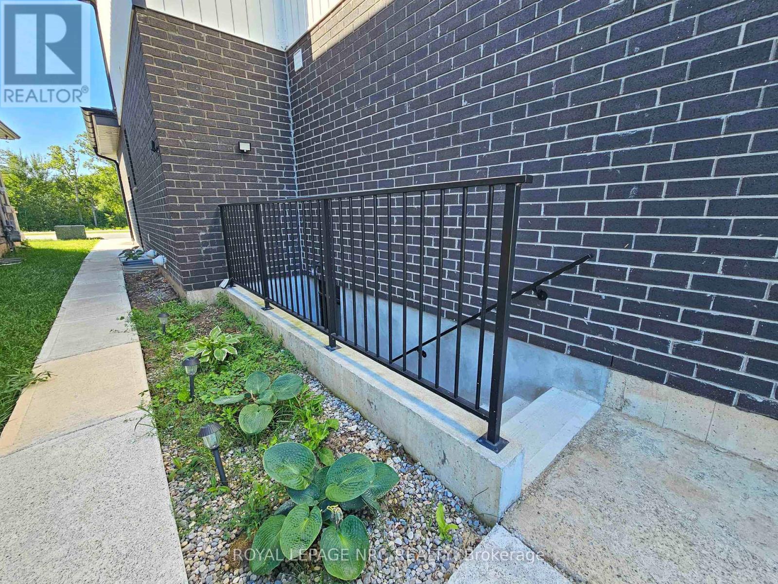 Property at 8945 EMILY BOULEVARD image 4