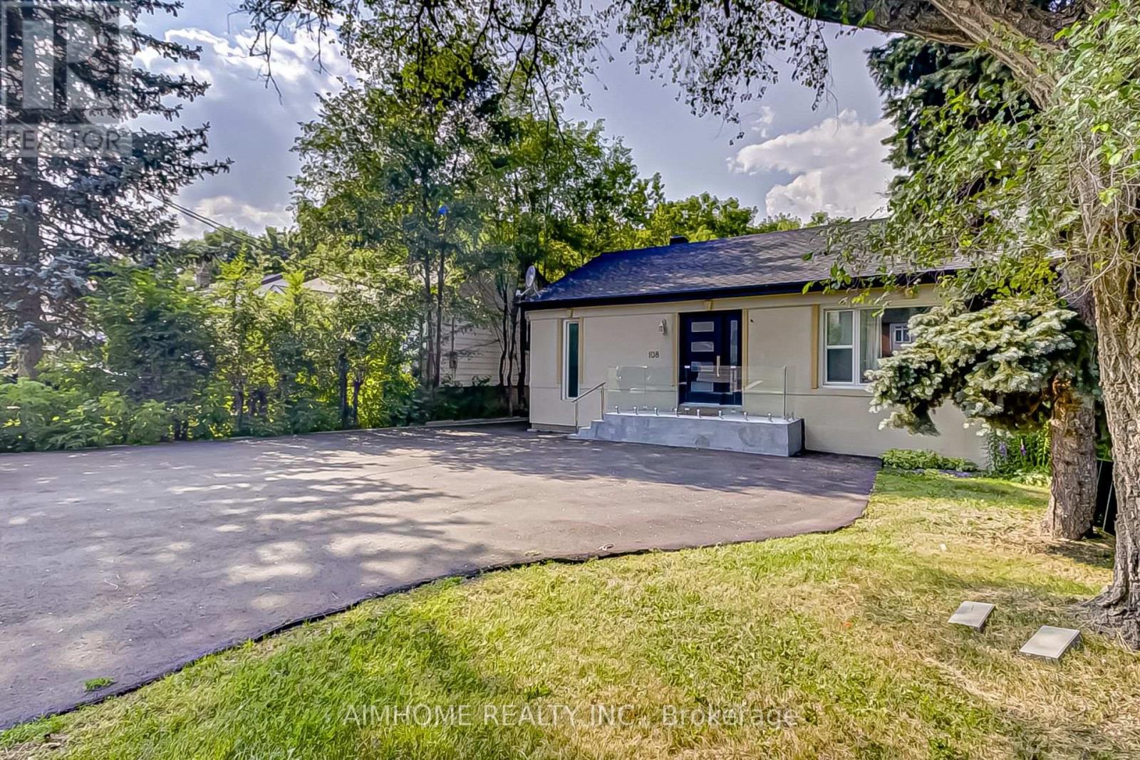 (Main) - 108 Steeles Avenue E, Markham, Ontario  L3T 1A4 - Photo 2 - N12353886