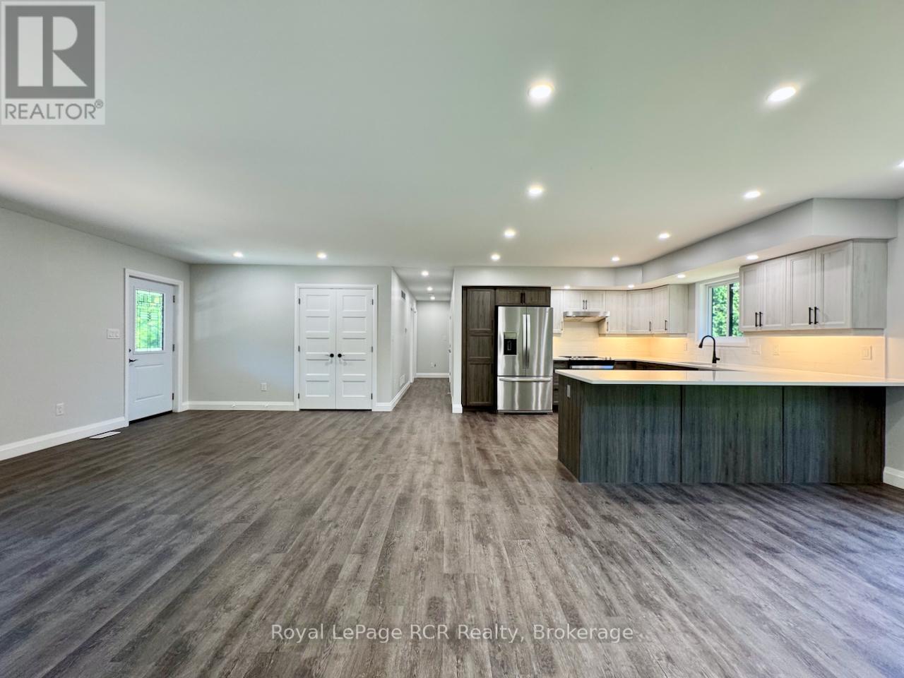 53 Baywatch Drive, Northern Bruce Peninsula, Ontario  N0H 2T0 - Photo 5 - X12361365