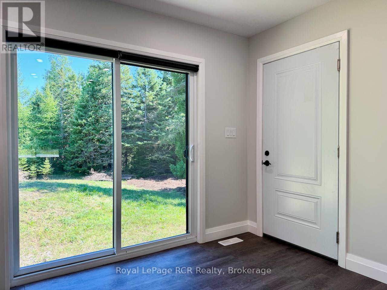 53 Baywatch Drive, Northern Bruce Peninsula, Ontario  N0H 2T0 - Photo 7 - X12361365