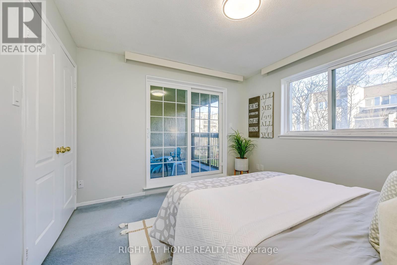 202 - 1055 Dundas Street E, Mississauga (Applewood), Ontario  L4Y 3X6 - Photo 14 - W12361389