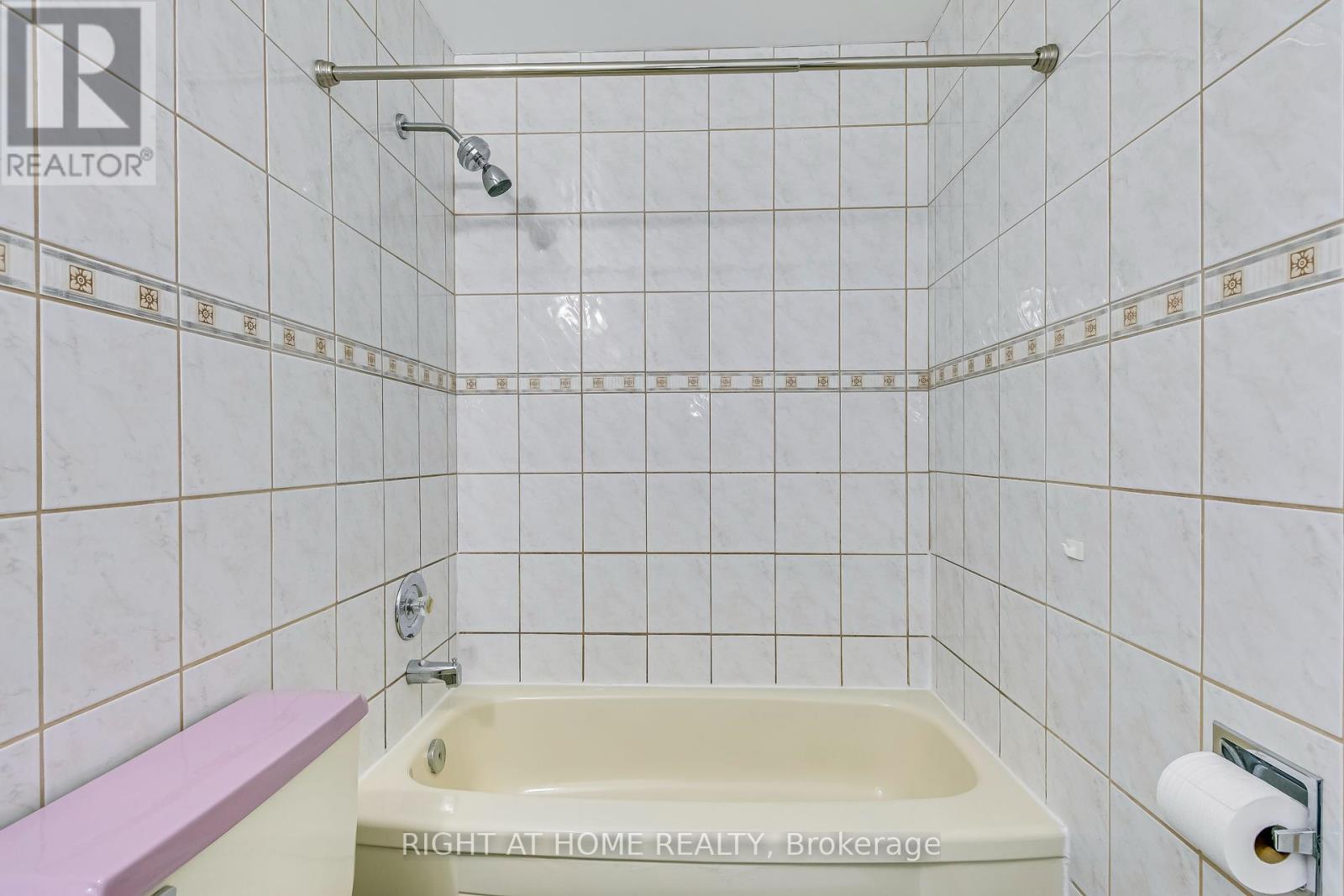 202 - 1055 Dundas Street E, Mississauga (Applewood), Ontario  L4Y 3X6 - Photo 31 - W12361389