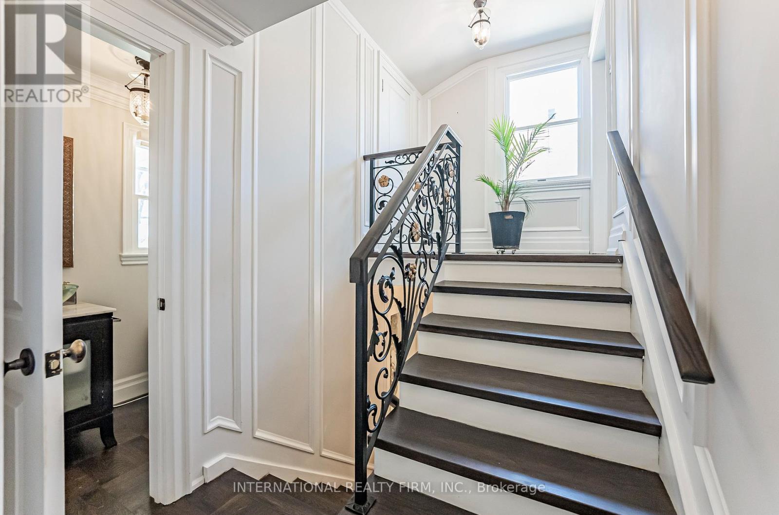 6 Penwood Crescent, Toronto, Ontario  M3B 2B9 - Photo 6 - C12361396