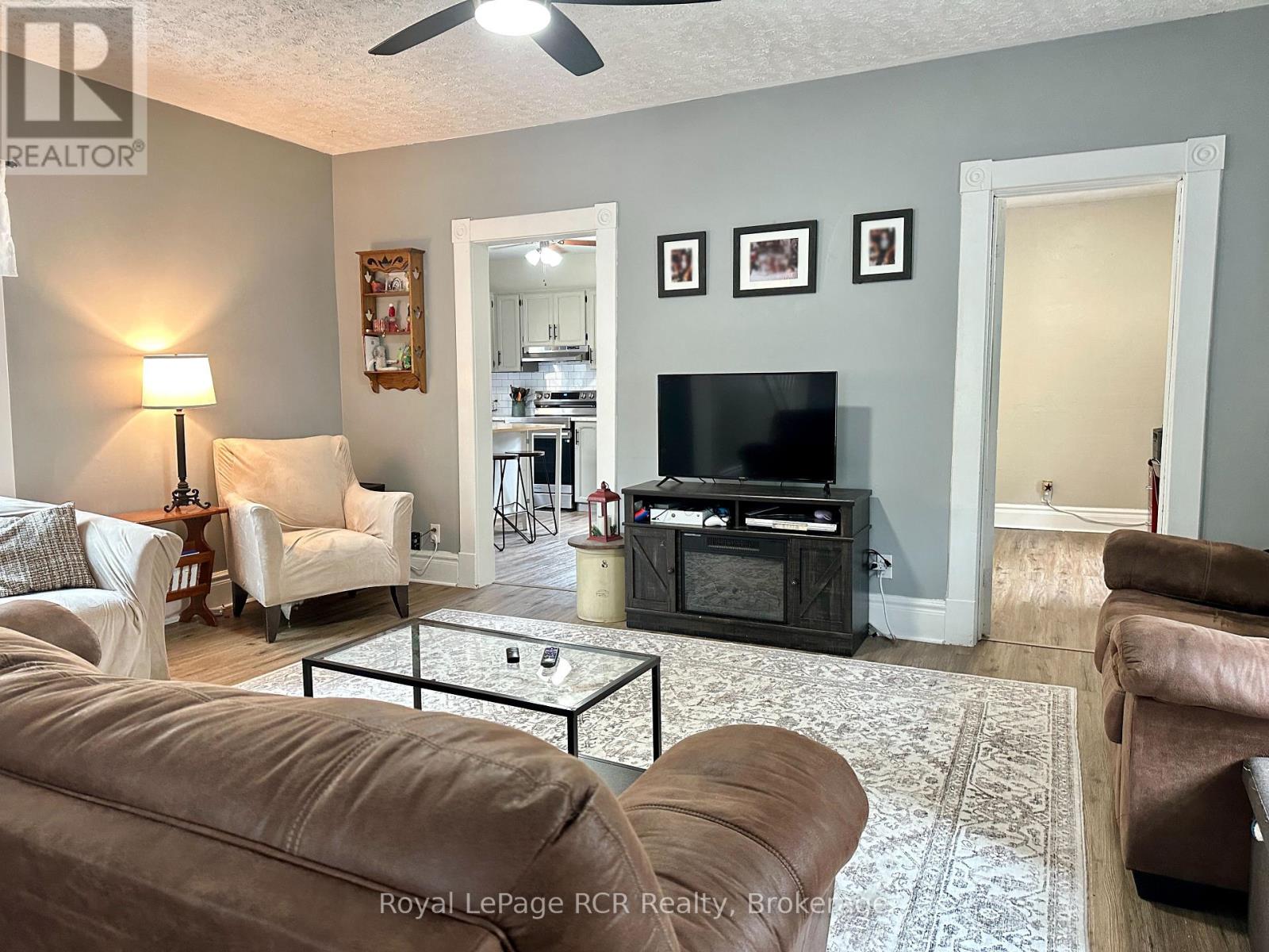 510 12th Street, Hanover, Ontario  N4N 1V9 - Photo 15 - X12275377