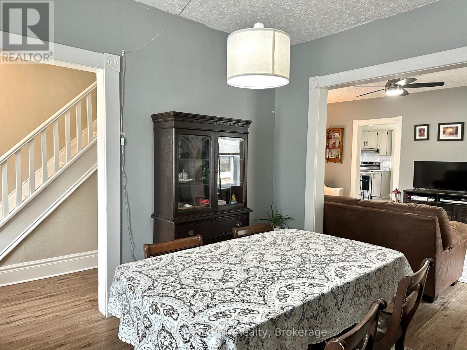 510 12th Street, Hanover, Ontario  N4N 1V9 - Photo 13 - X12275377