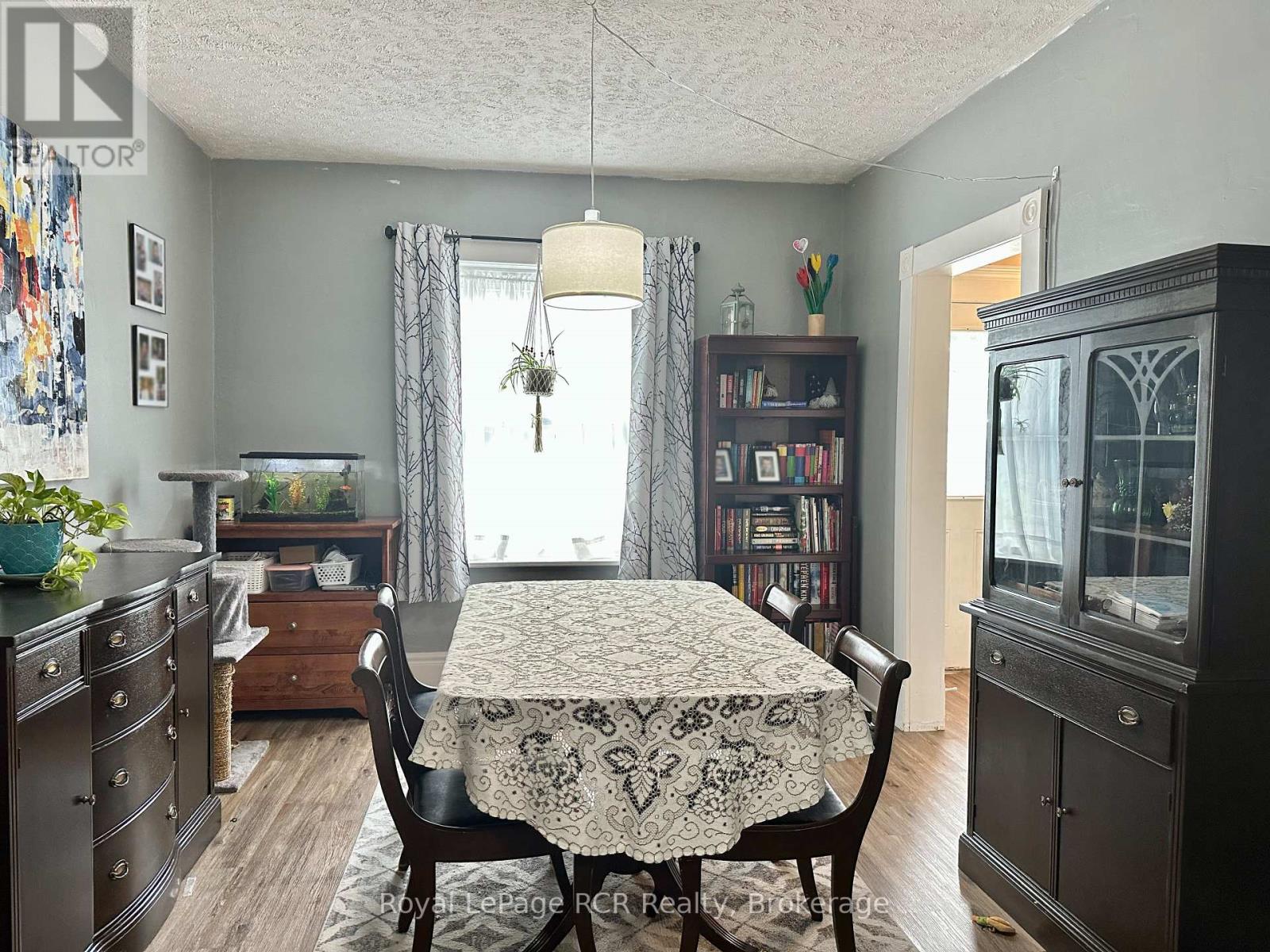 510 12th Street, Hanover, Ontario  N4N 1V9 - Photo 14 - X12275377