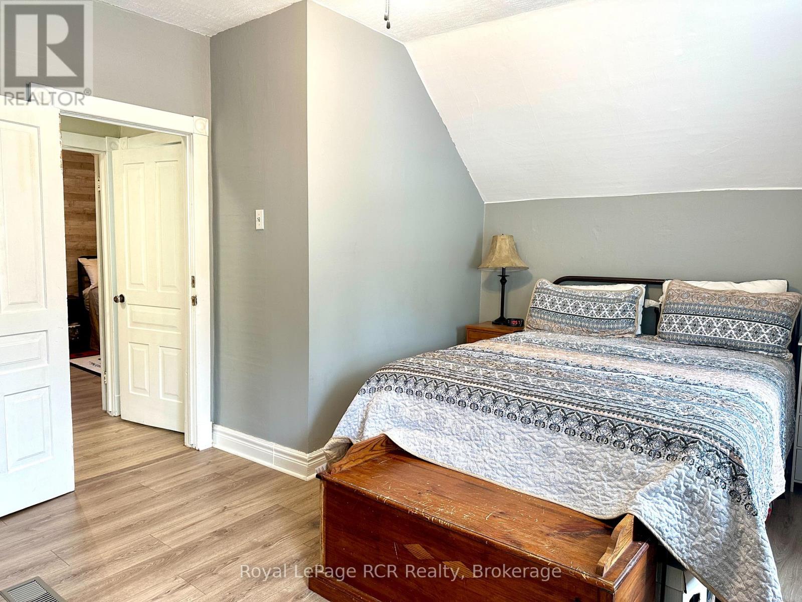 510 12th Street, Hanover, Ontario  N4N 1V9 - Photo 25 - X12275377