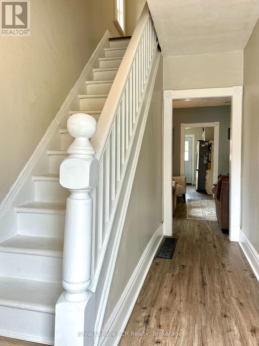 510 12th Street, Hanover, Ontario  N4N 1V9 - Photo 11 - X12275377