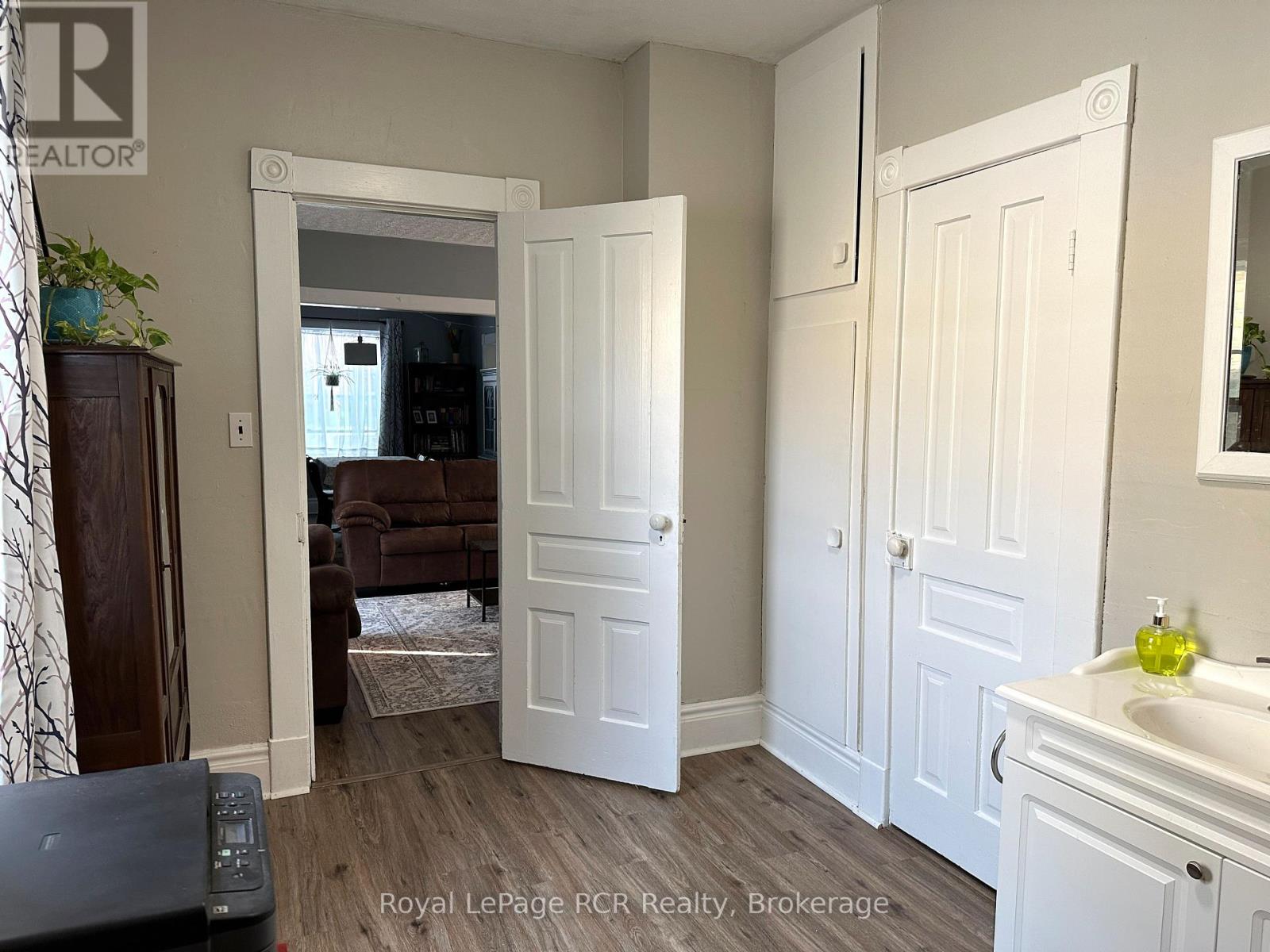 510 12th Street, Hanover, Ontario  N4N 1V9 - Photo 19 - X12275377