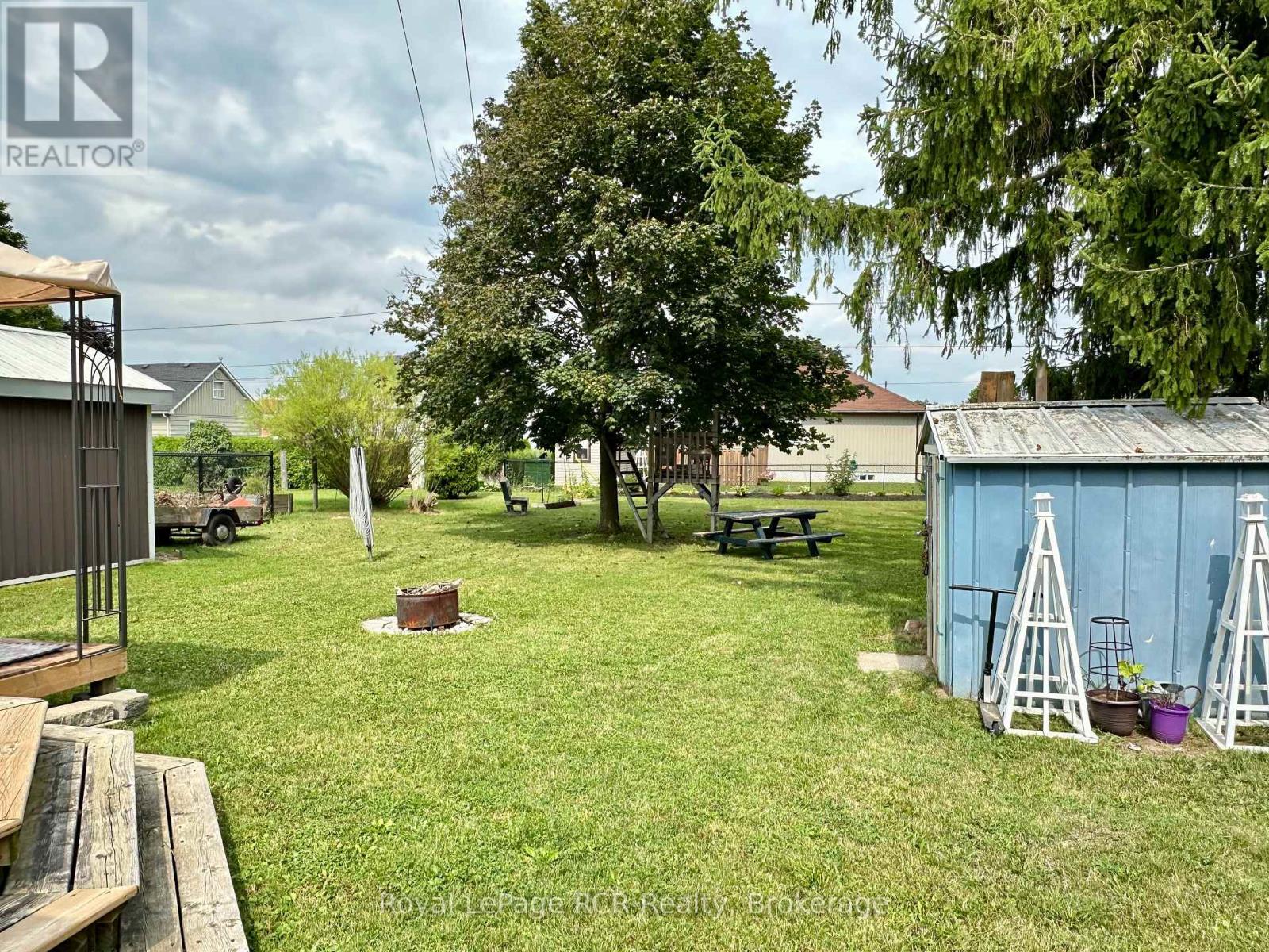 510 12th Street, Hanover, Ontario  N4N 1V9 - Photo 5 - X12275377