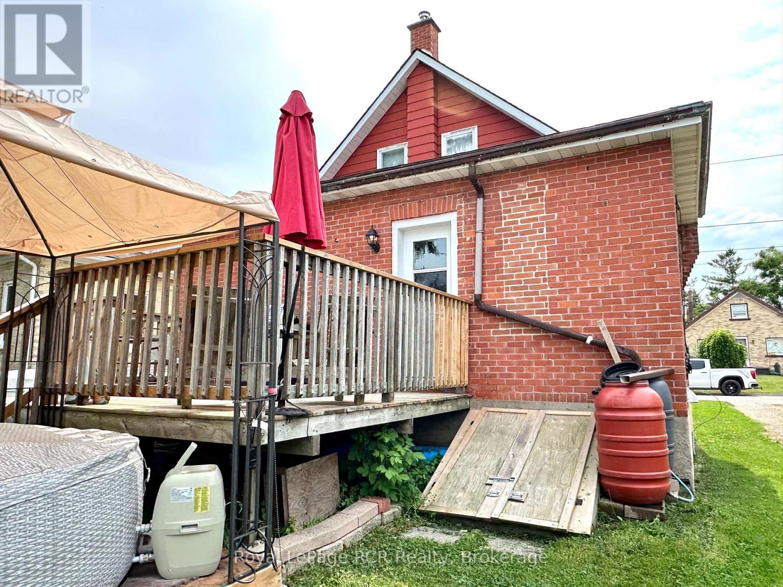 510 12th Street, Hanover, Ontario  N4N 1V9 - Photo 9 - X12275377