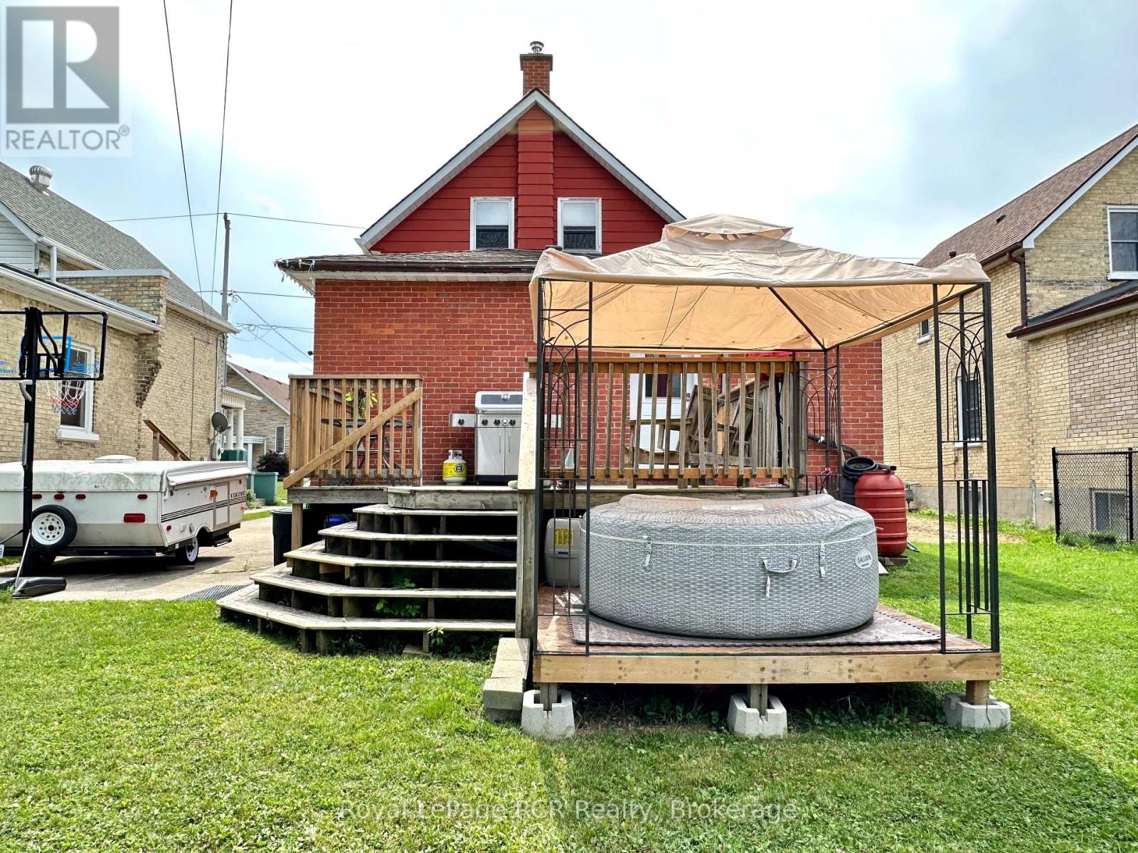 510 12th Street, Hanover, Ontario  N4N 1V9 - Photo 8 - X12275377