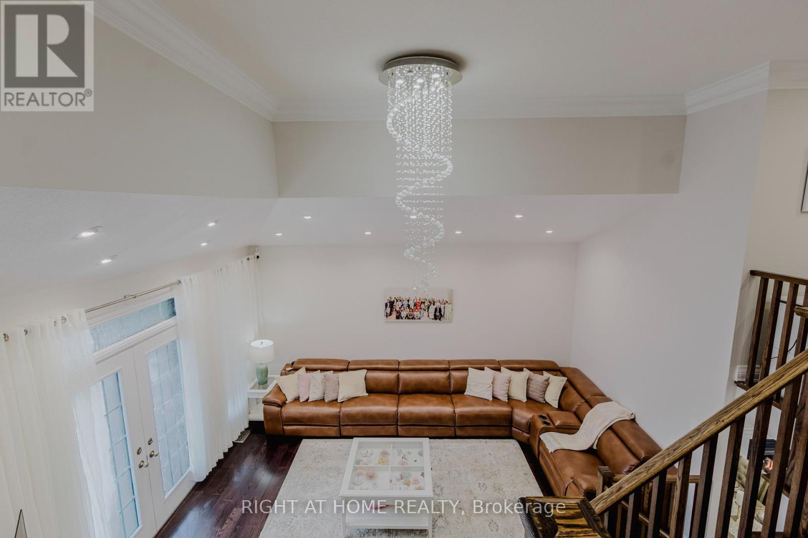 12 Bankfield Crescent, Hamilton, Ontario  L8J 0B9 - Photo 21 - X12361393