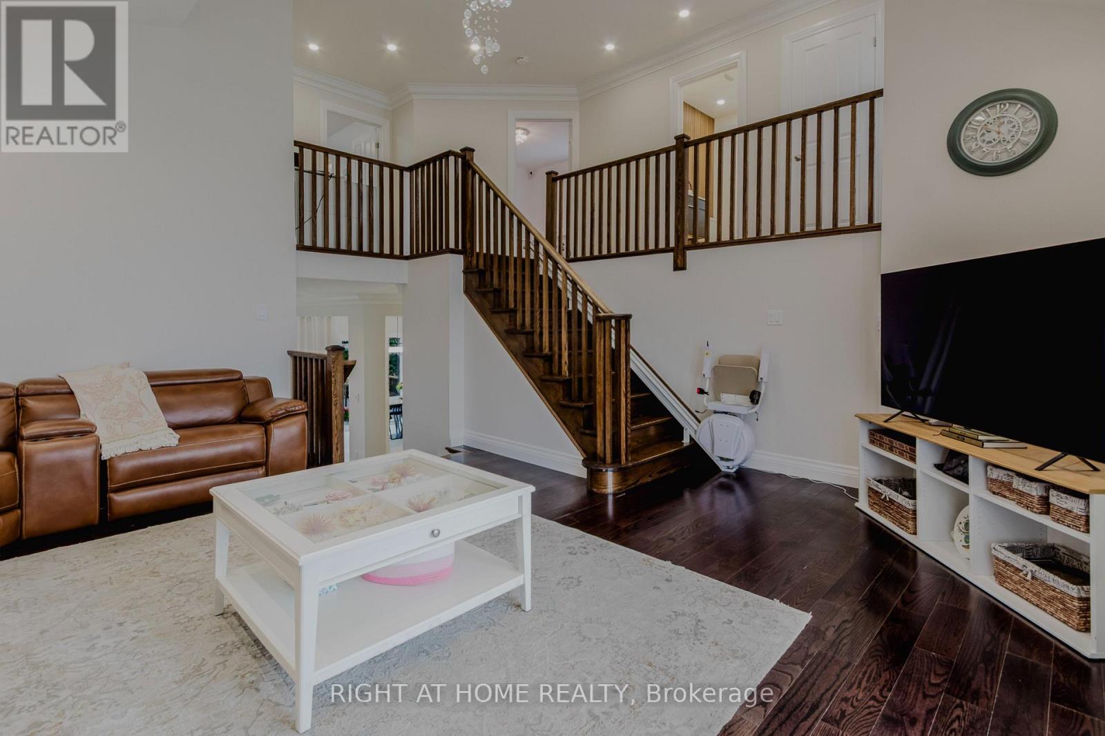 12 Bankfield Crescent, Hamilton, Ontario  L8J 0B9 - Photo 22 - X12361393