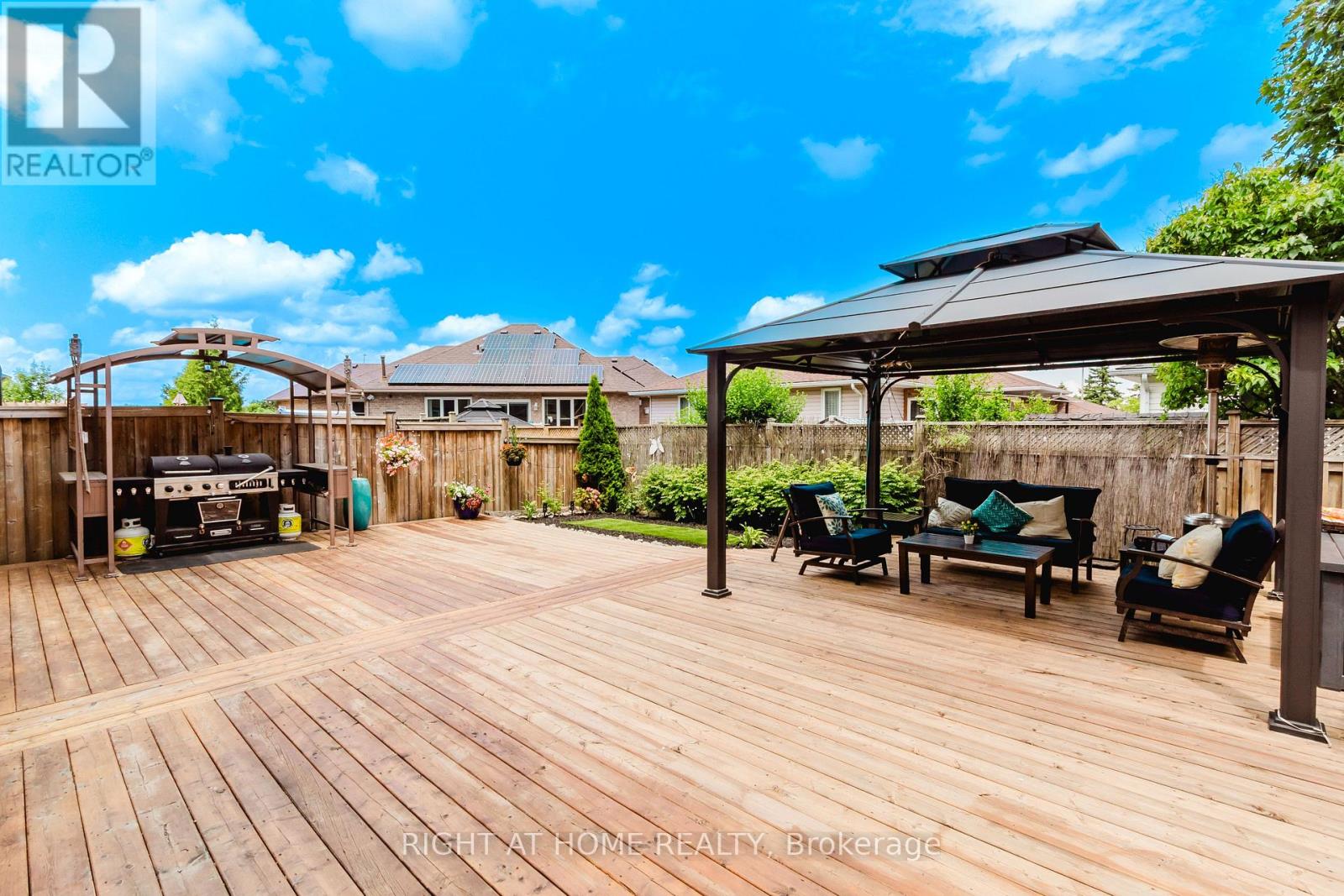 12 Bankfield Crescent, Hamilton, Ontario  L8J 0B9 - Photo 39 - X12361393