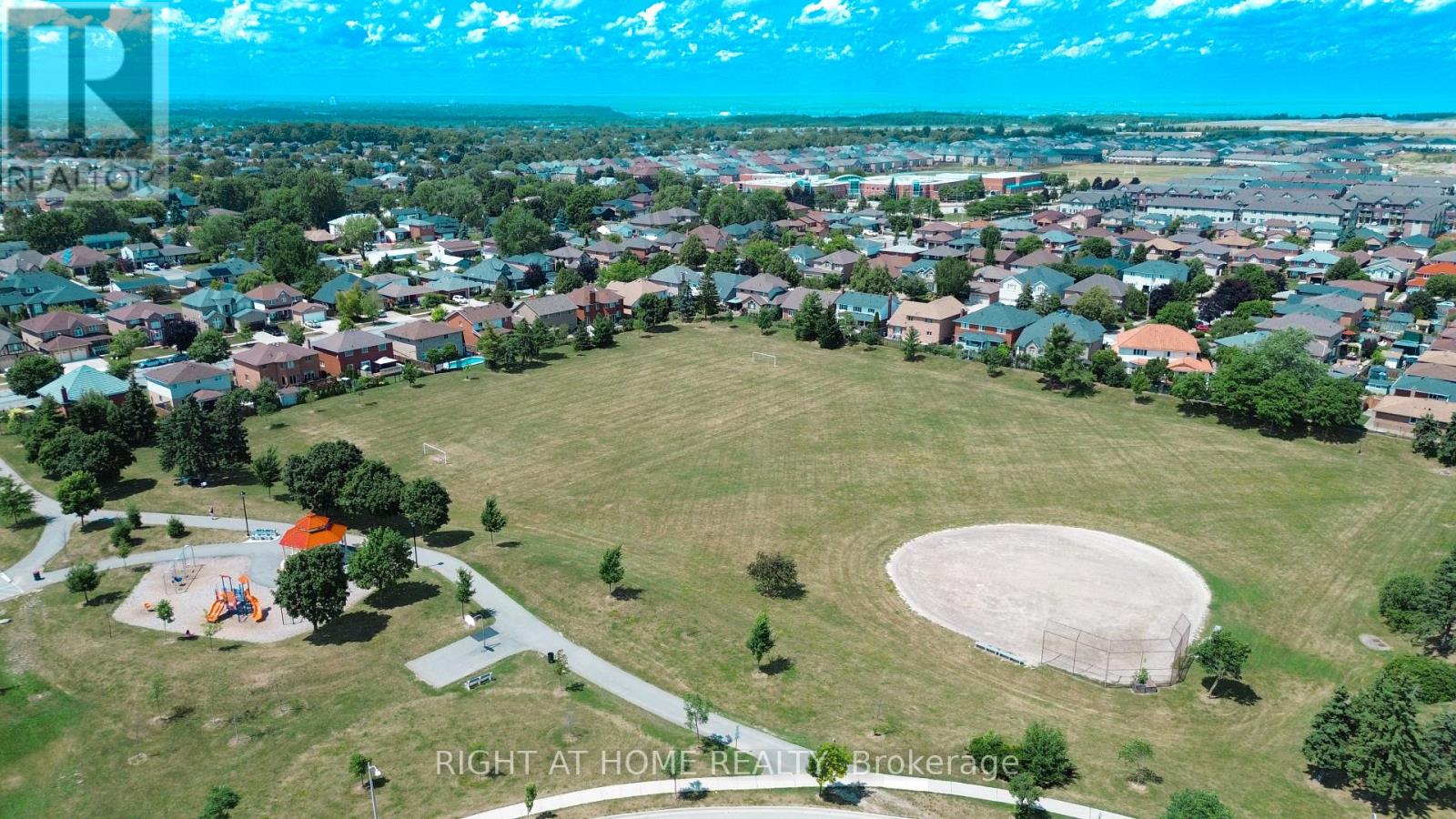12 Bankfield Crescent, Hamilton, Ontario  L8J 0B9 - Photo 41 - X12361393