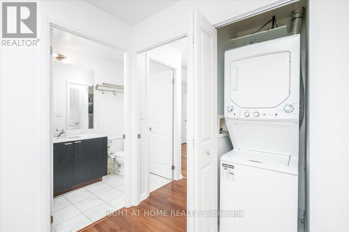 517 - 35 Hayden Street, Toronto, Ontario  M4Y 3C3 - Photo 21 - C12197140