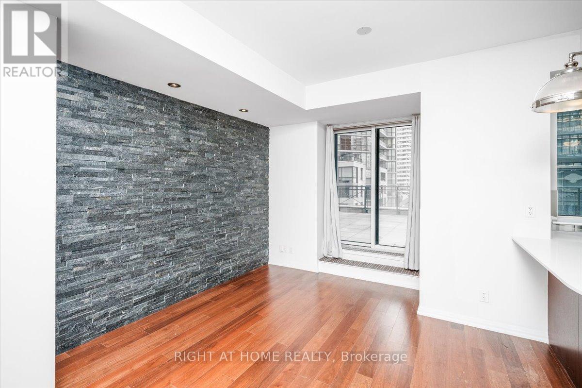 517 - 35 Hayden Street, Toronto, Ontario  M4Y 3C3 - Photo 15 - C12197140