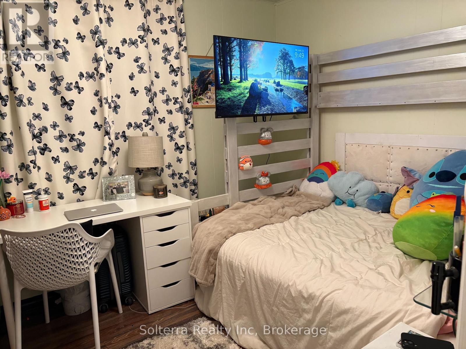 Unit 402 - 1713 Highway 11, South S, Gravenhurst, Ontario  P0E 1G0 - Photo 23 - X12361417