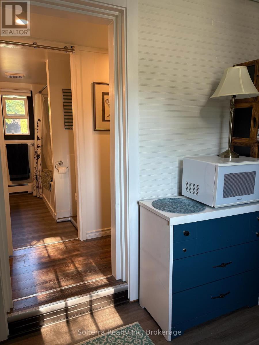 Unit 402 - 1713 Highway 11, South S, Gravenhurst, Ontario  P0E 1G0 - Photo 28 - X12361417