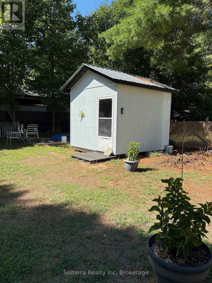 Unit 402 - 1713 Highway 11, South S, Gravenhurst, Ontario  P0E 1G0 - Photo 29 - X12361417