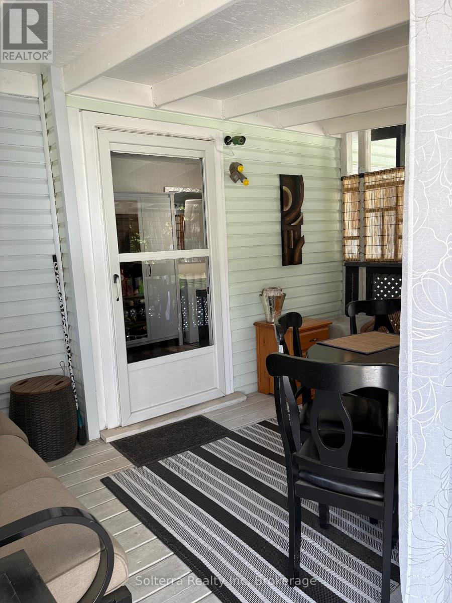 Unit 402 - 1713 Highway 11, South S, Gravenhurst, Ontario  P0E 1G0 - Photo 5 - X12361417