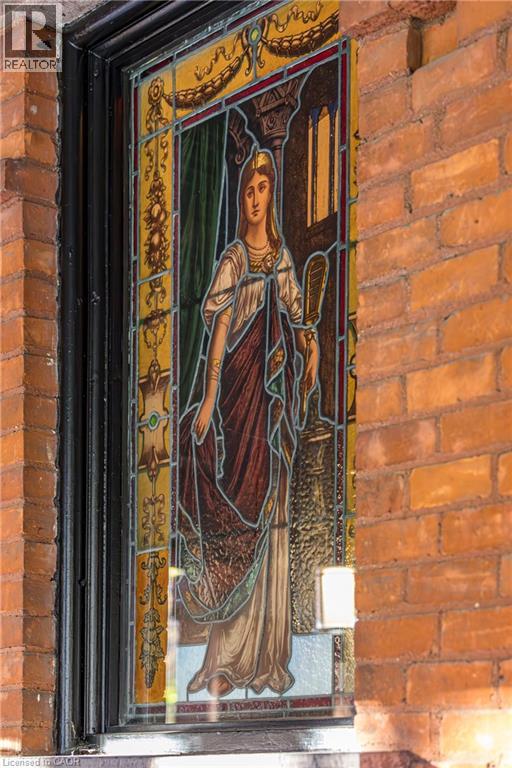 Property at 114 ABERDEEN Avenue image 3