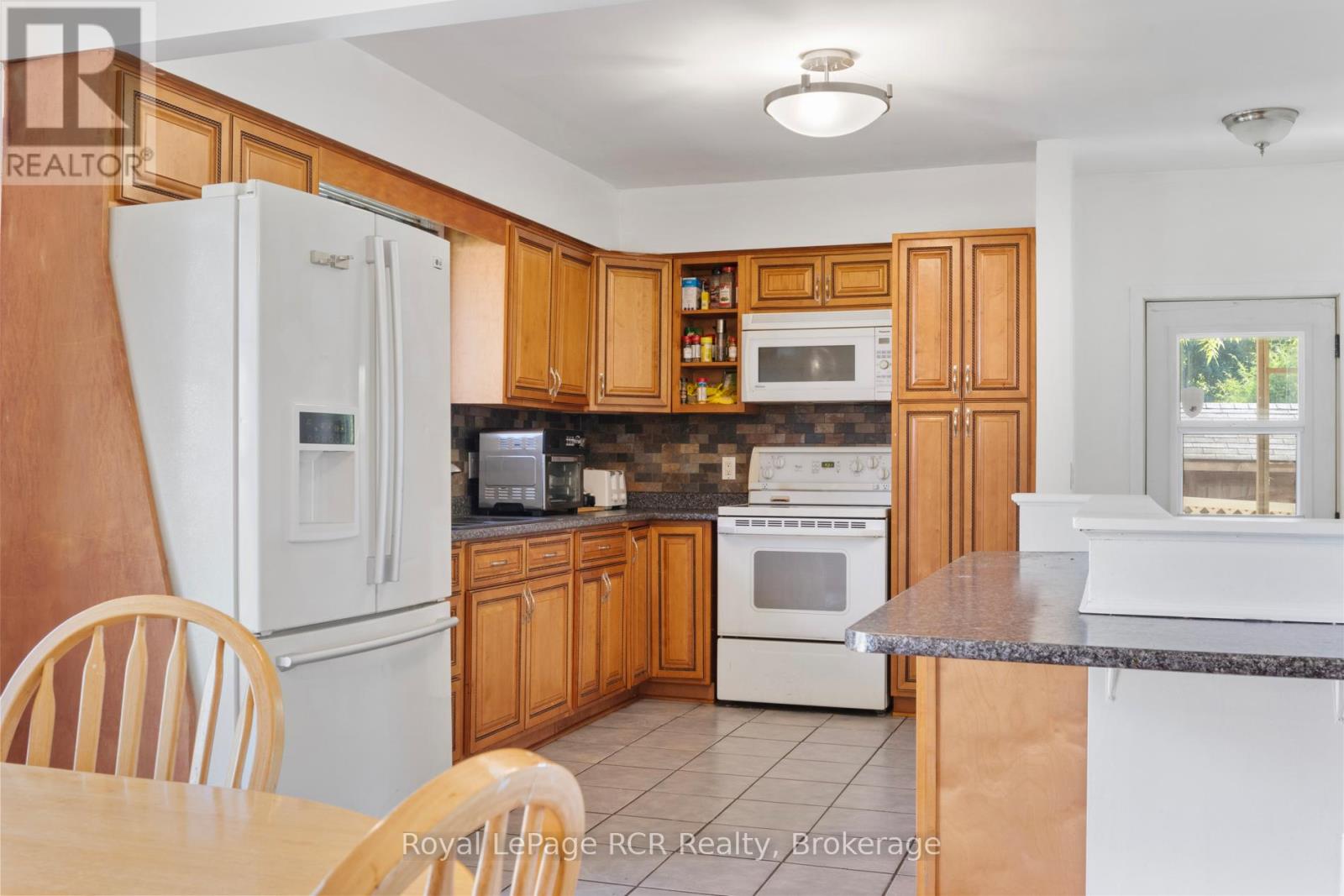 141 North Water Street W, Wellington North, Ontario  N0G 2L3 - Photo 15 - X12361420
