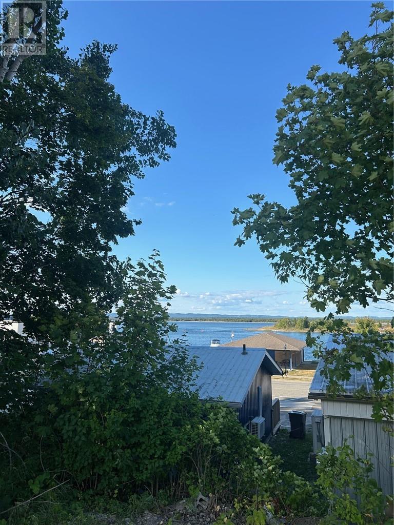 18 Campbell St. E, Little Current, Ontario  P0P 1K0 - Photo 2 - 2124284