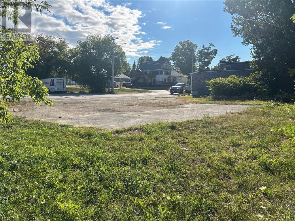 18 Campbell St. E, Little Current, Ontario  P0P 1K0 - Photo 5 - 2124284