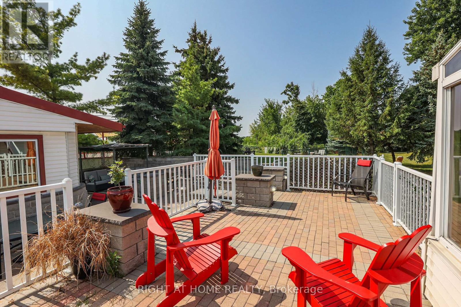 1027 Niagara Stone Road, Niagara-On-The-Lake, Ontario  L0S 1J0 - Photo 10 - X12361448