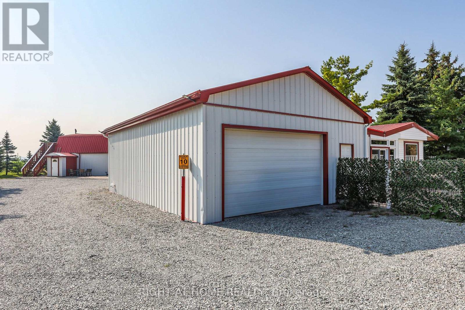1027 Niagara Stone Road, Niagara-On-The-Lake, Ontario  L0S 1J0 - Photo 11 - X12361448