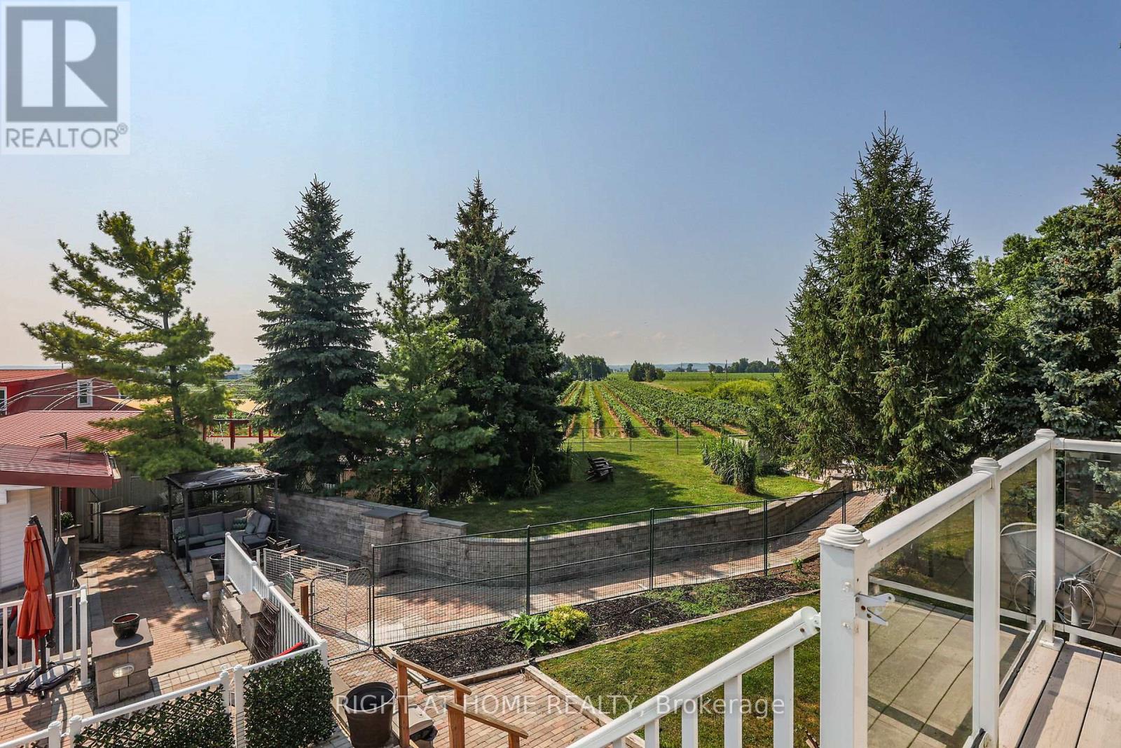 1027 Niagara Stone Road, Niagara-On-The-Lake, Ontario  L0S 1J0 - Photo 8 - X12361448
