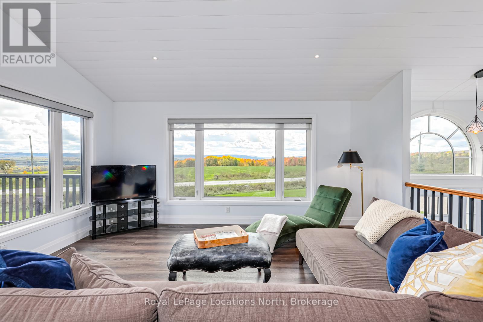807151 25 Side Road, Grey Highlands, Ontario  N0H 1N0 - Photo 4 - X12361458