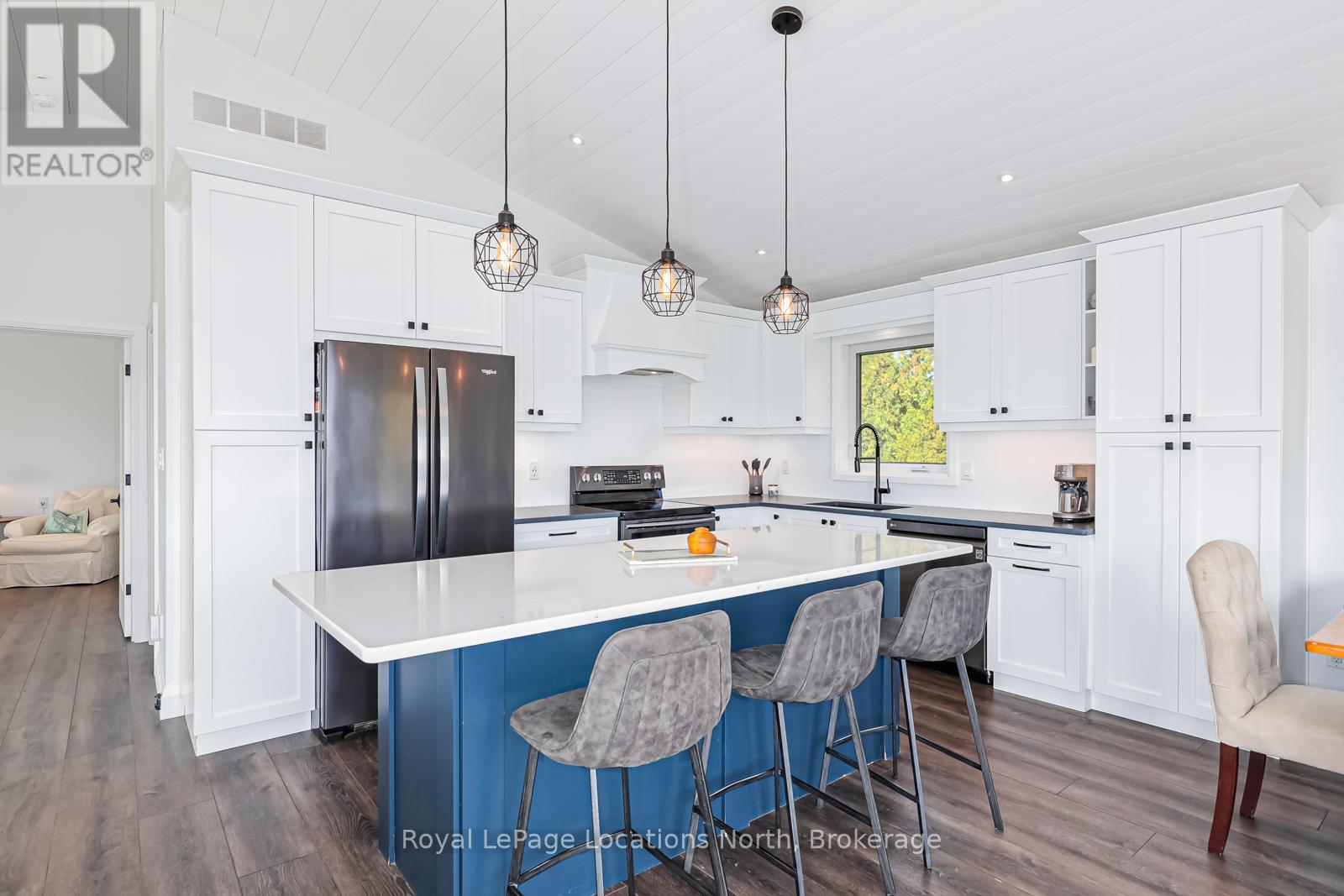 807151 25 Side Road, Grey Highlands, Ontario  N0H 1N0 - Photo 6 - X12361458